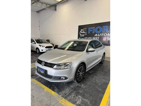 VOLKSWAGEN JETTA 2.0 TSI HIGHLINE 211CV GASOLINA 4P TIPTRONIC VOLKSWAGEN JETTA 2.0 TSI HIGHLINE 211CV GASOLINA 4P TIPTRONIC